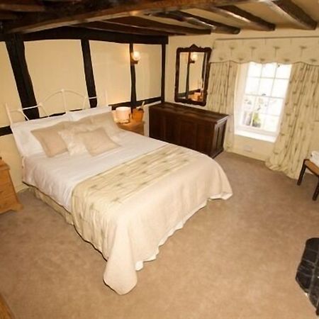 Hotel The Fox Goes Free Chichester Exterior foto